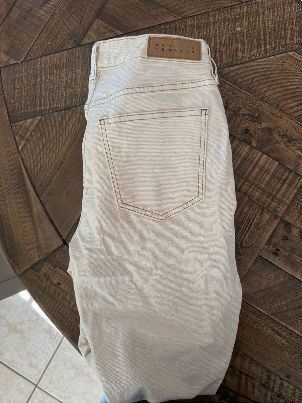 Pacific Sunwear Off-White Stretch Mom Jeans
